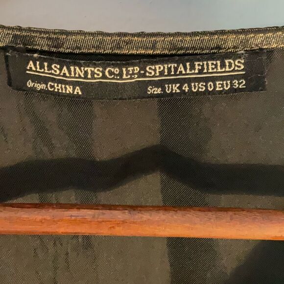 All Saints Gold/Black Lame’ Cold Shoulder Raw Hem Top, Size 0. Flowy - Picture 4 of 11